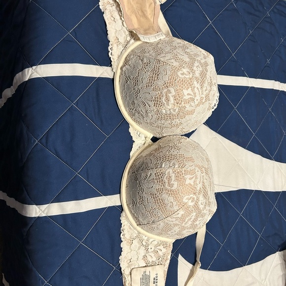 Torrid Cream Lace Bra Intimates & Sleepwear - Picture 8 of 9